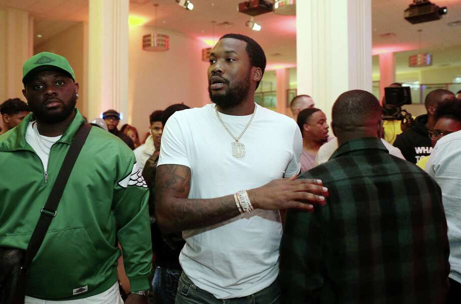 rapper meek mill receives key to ct