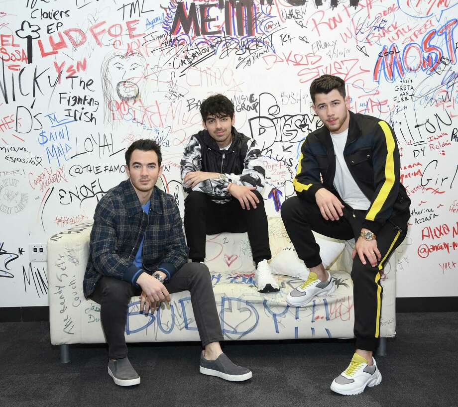 jonas brothers who knew the jbros would reunite and score their