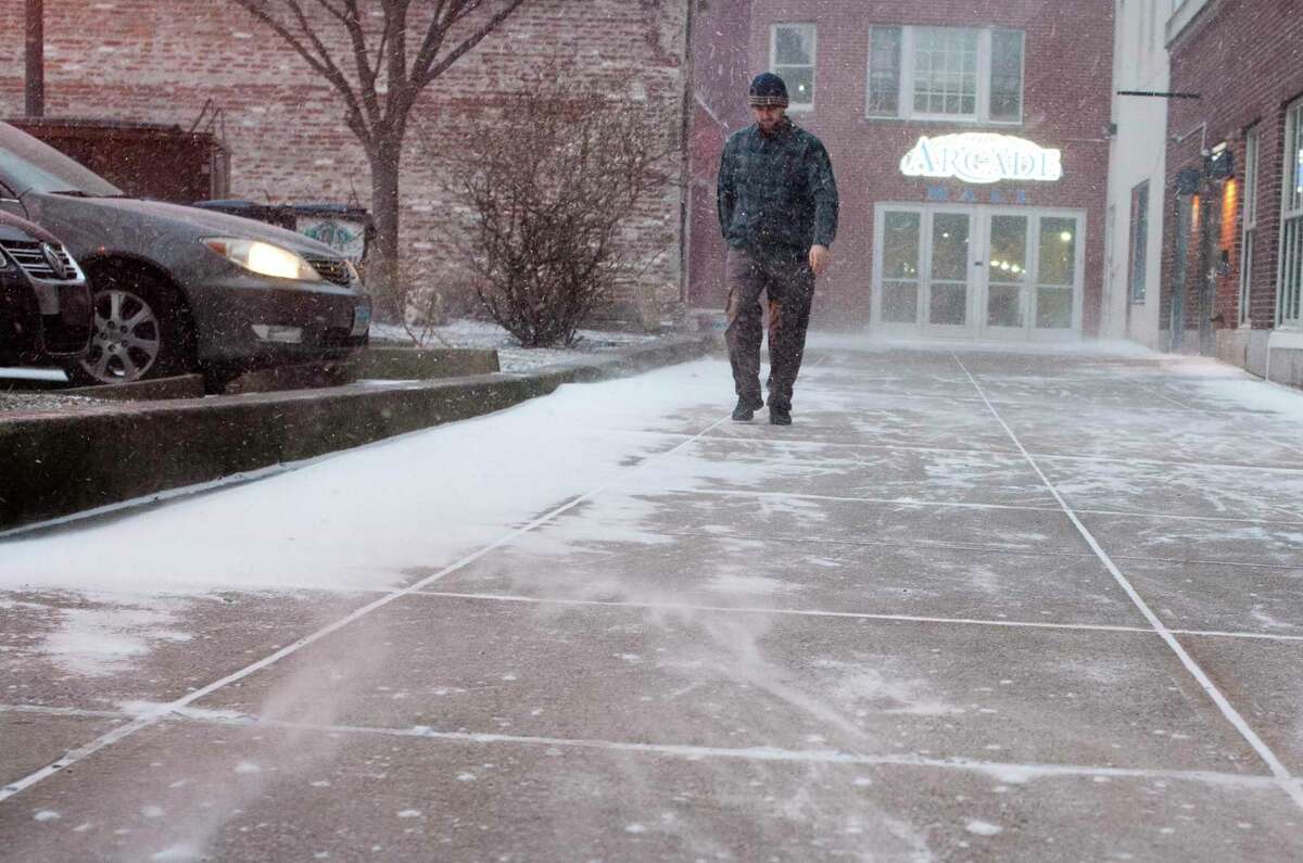 NWS Dusting Of Snow Headed For Litchfield County