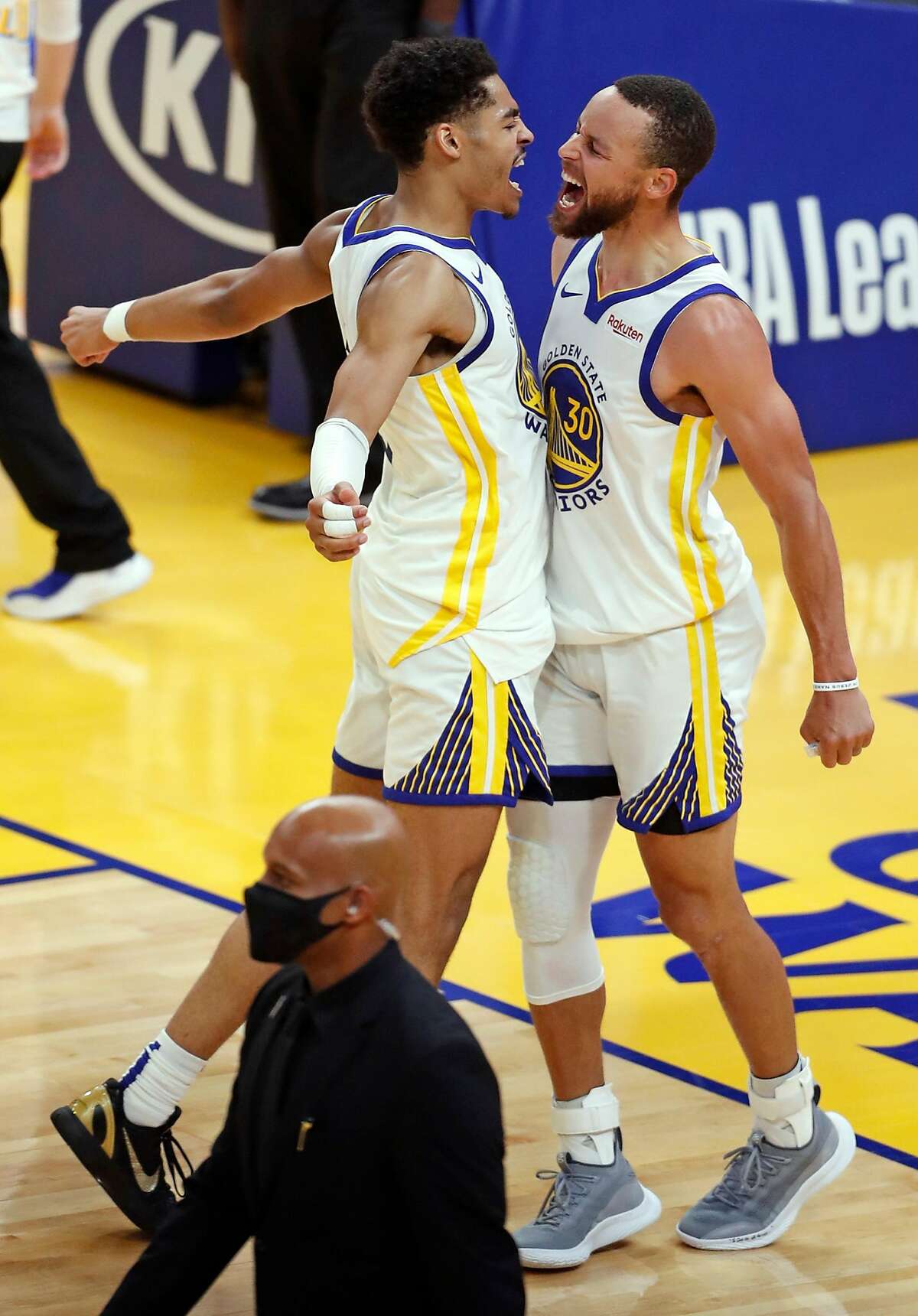 Steph Curry Scores Points As Warriors Clinch Eighth Spot With Win