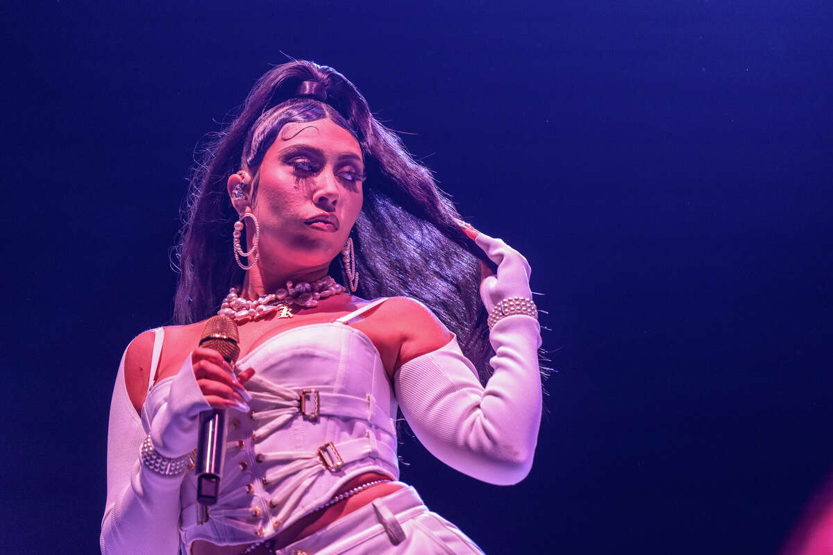 Kali Uchis San Francisco Set Hampered By Technical Woes