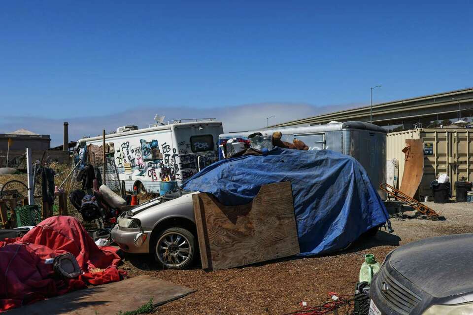 Oakland S Wood Street Encampment Caltrans To Evict Residents