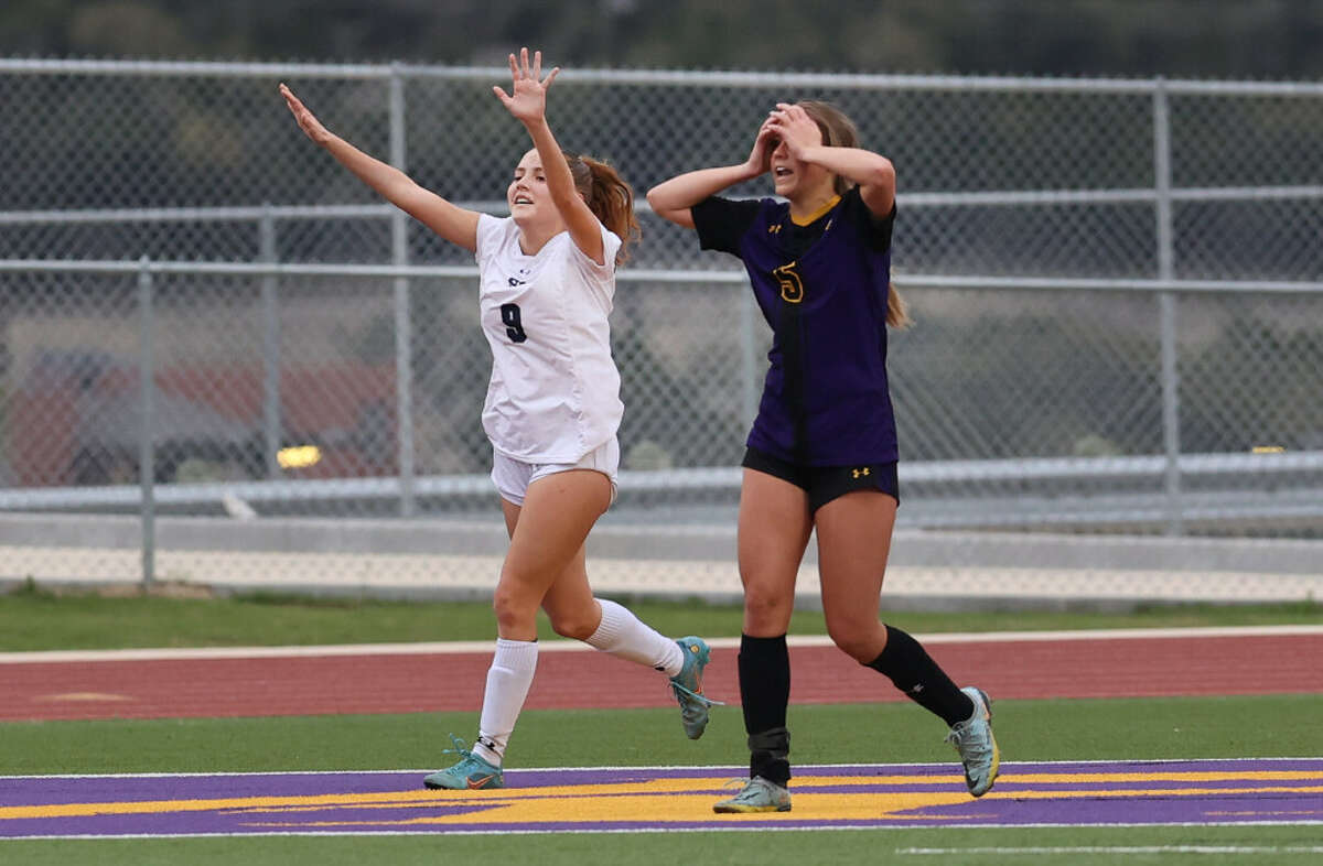 Girls Soccer Smithson Valley Rallies Past Pieper