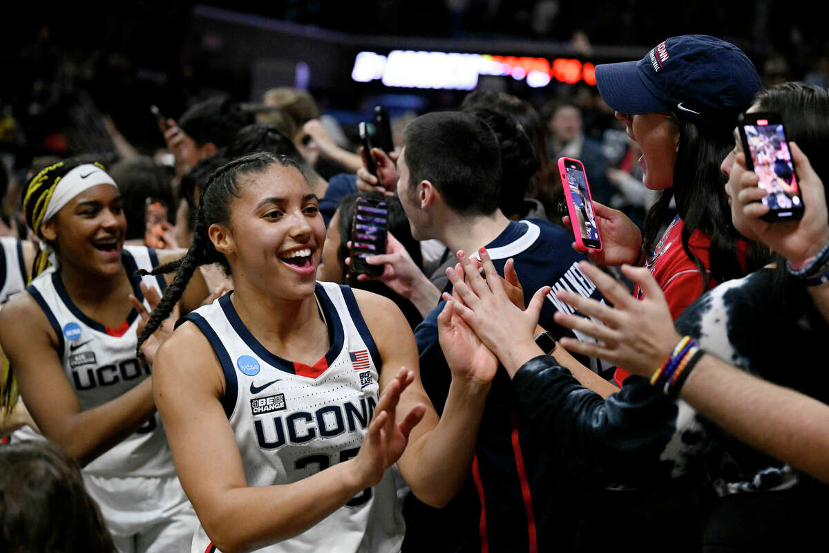 Breaking Down Uconn Women S Team Bueckers Fudd And More