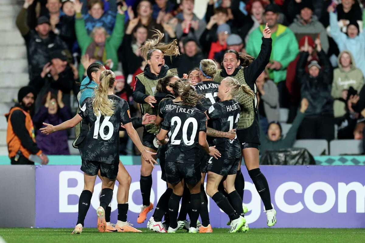 New Zealand Opens Women S World Cup With Upset Over Norway