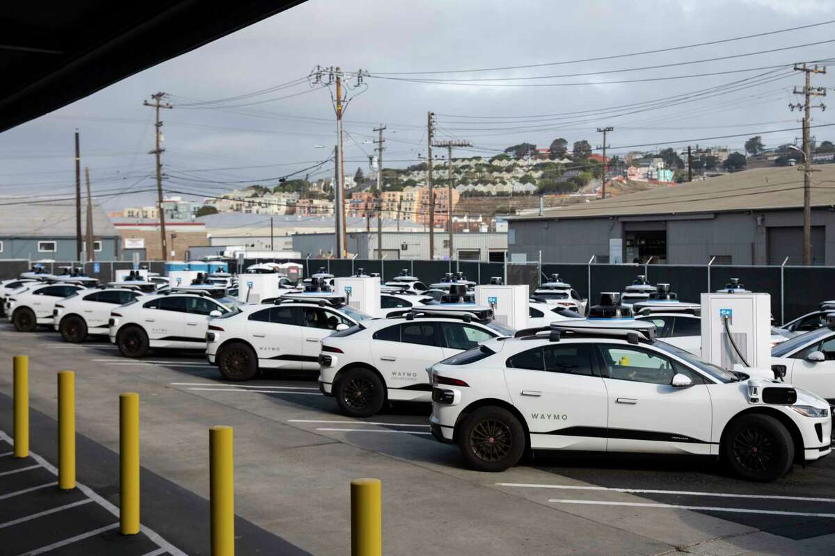 California Gives Cruise Waymo 24 Hour Driverless Taxi Service In S F