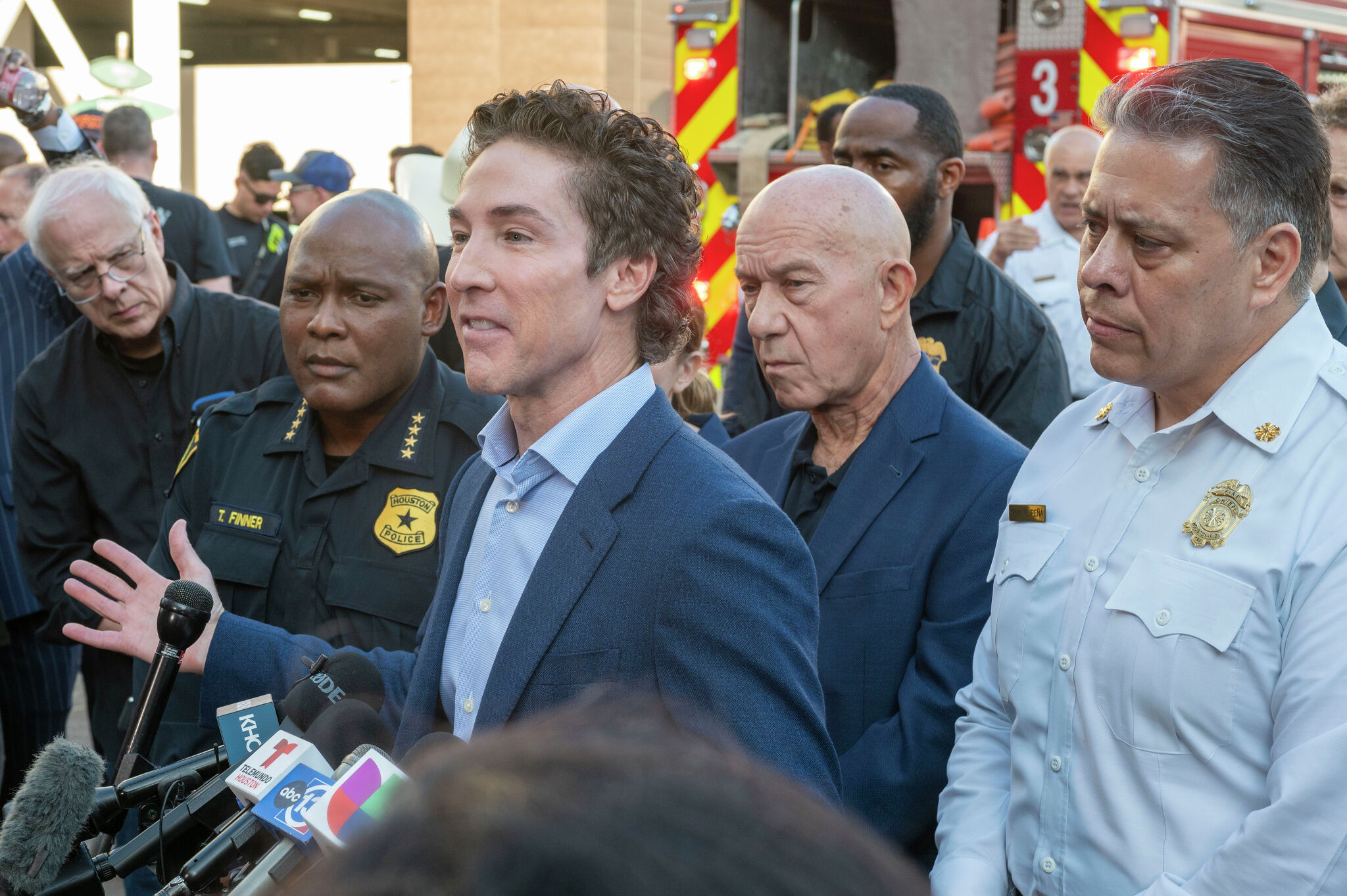 Lakewood Shooting Where Was Joel Osteen During Firefight