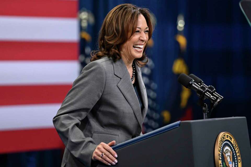 Kamala Harris Praises Beyonc For Reclaiming Countrys Black Roots