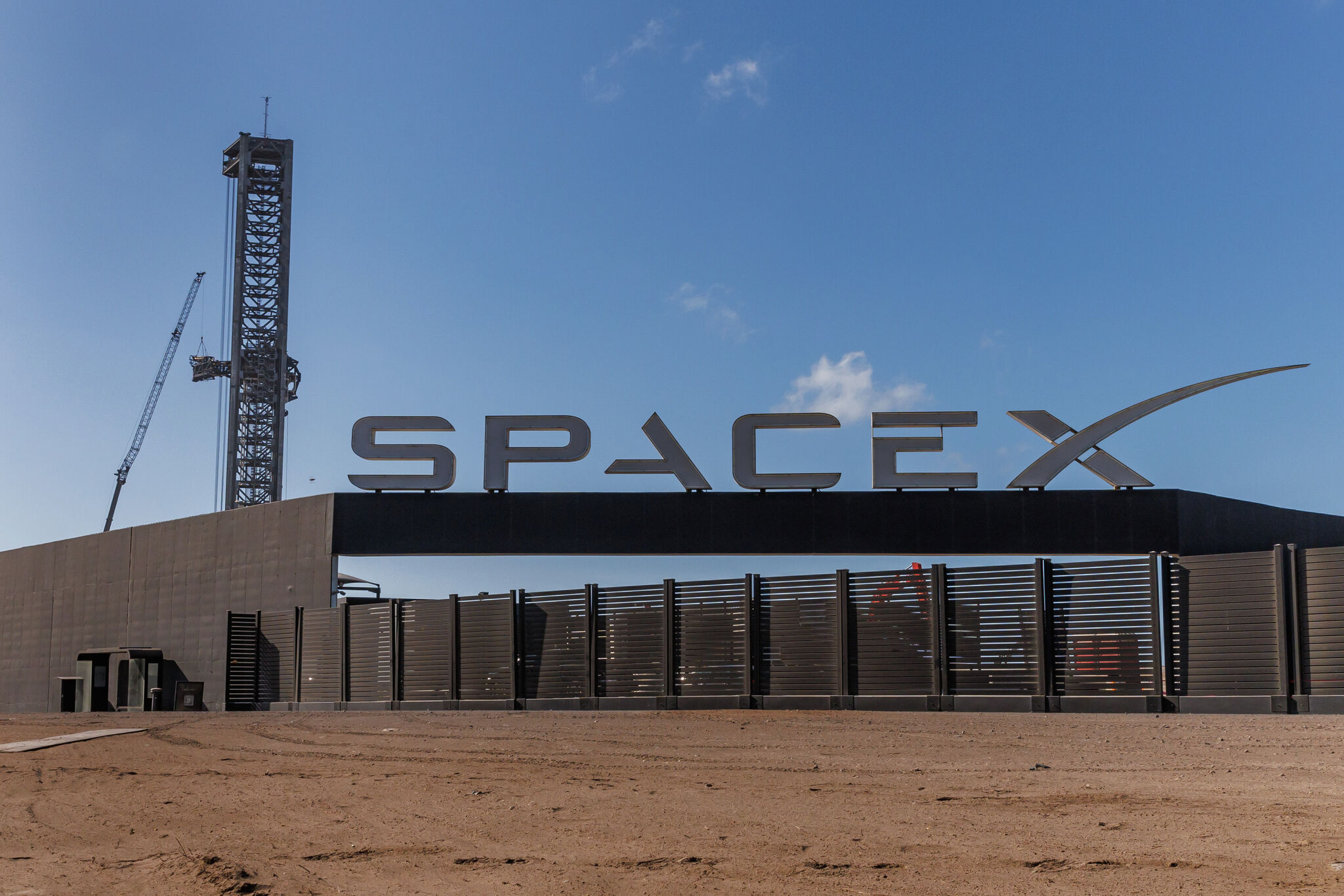 Cards Against Humanity Sues Musk S Spacex Over South Texas Land