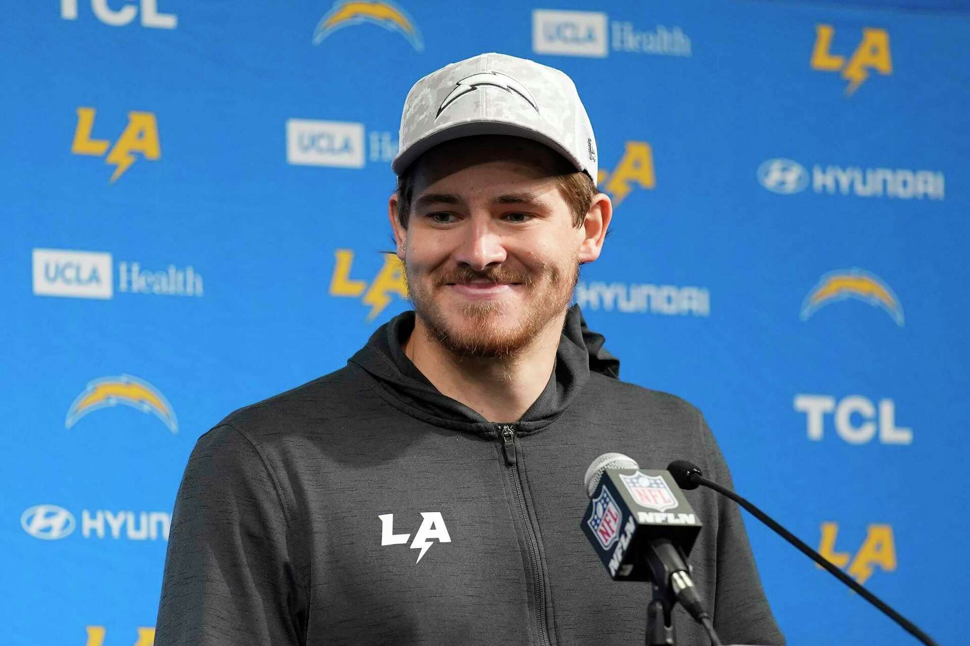 Chargers Qb Justin Herbert Looks To Add Playoff Victory To List Of