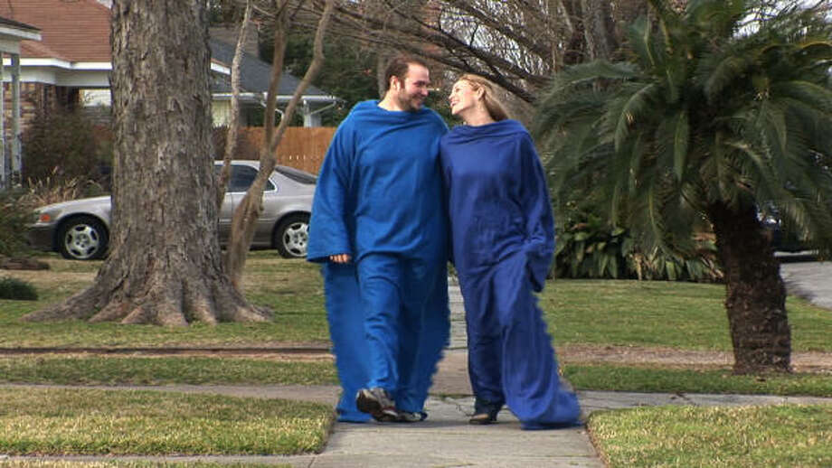 snuggie seller settles charges that it deceived customers