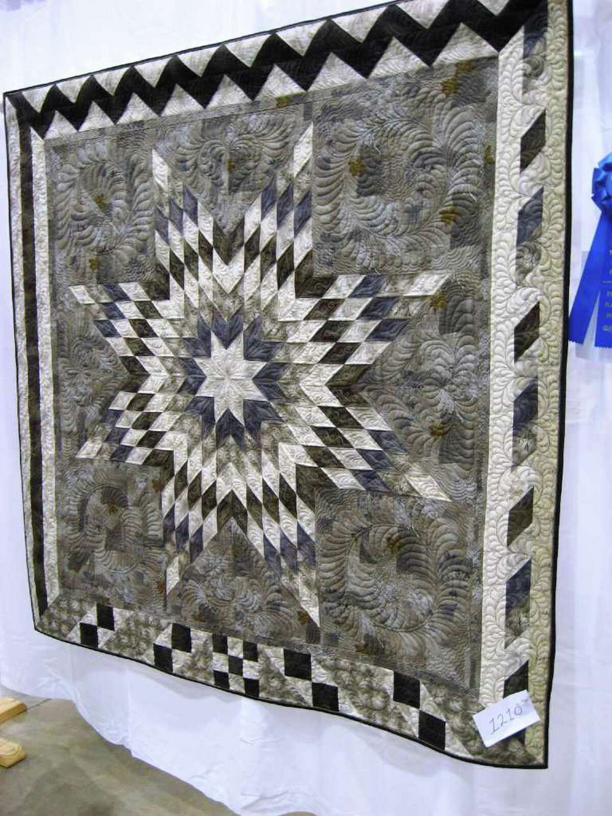 Photo Gallery Quilts From The Golden Triangle Quilt Guild S Show