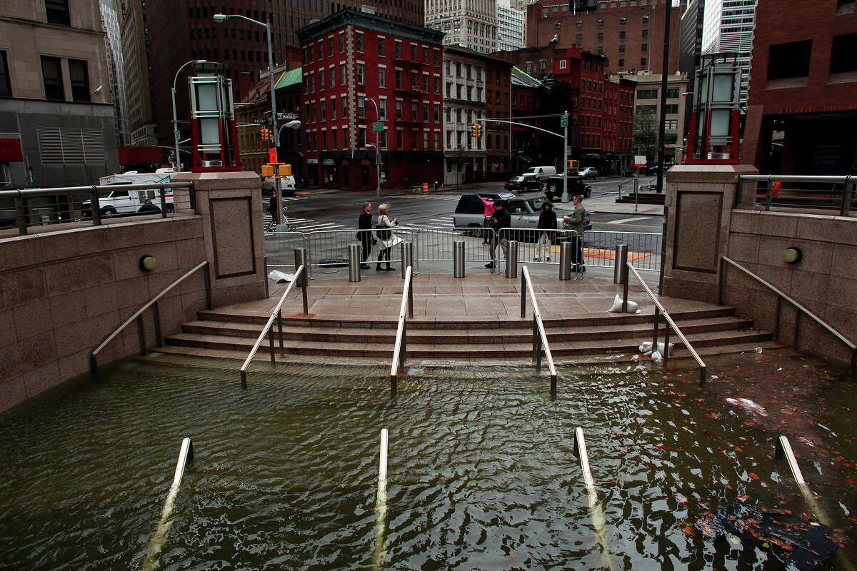 Sandy Leaves New York Powerless