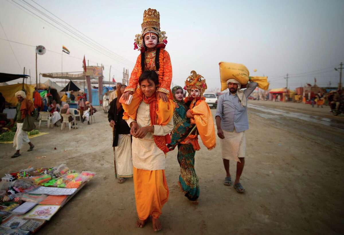 Awesome Photos Of Hindu Pilgrims In India