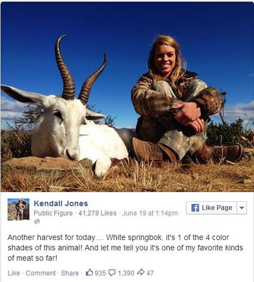 Cheerleader Kendall Jones Hunting