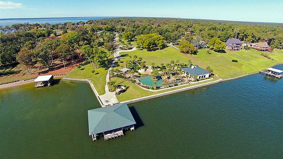 tigerville(livingston:the waterfront home on lake livingston