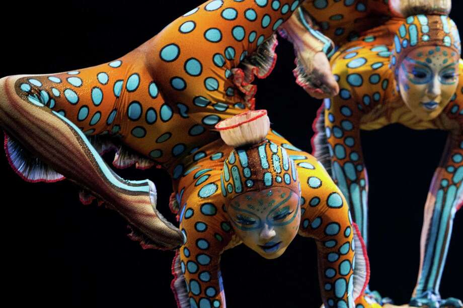 cirque du soleil audience sprayed with oil, show