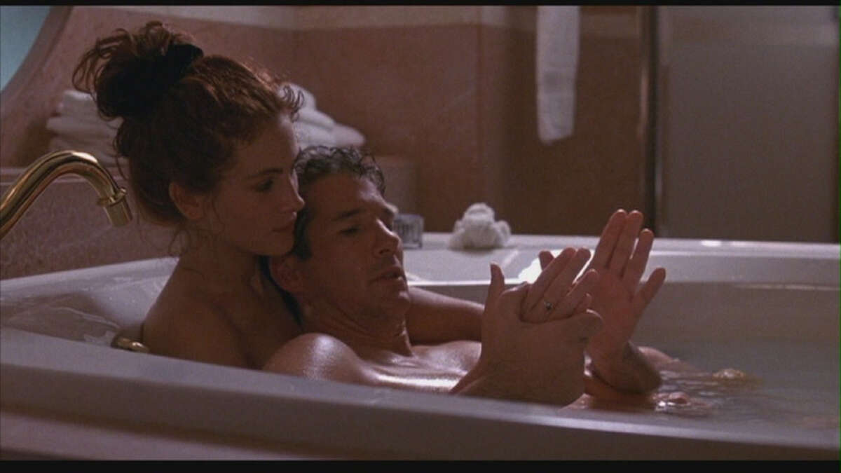 Angelina Diamanti и Evelin Stone принимают ванну вдвоем