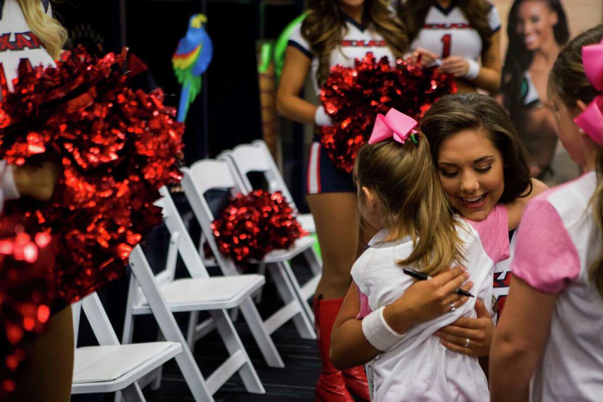 Texans Cheerleaders Unveil Annual Swimsuit Calendar