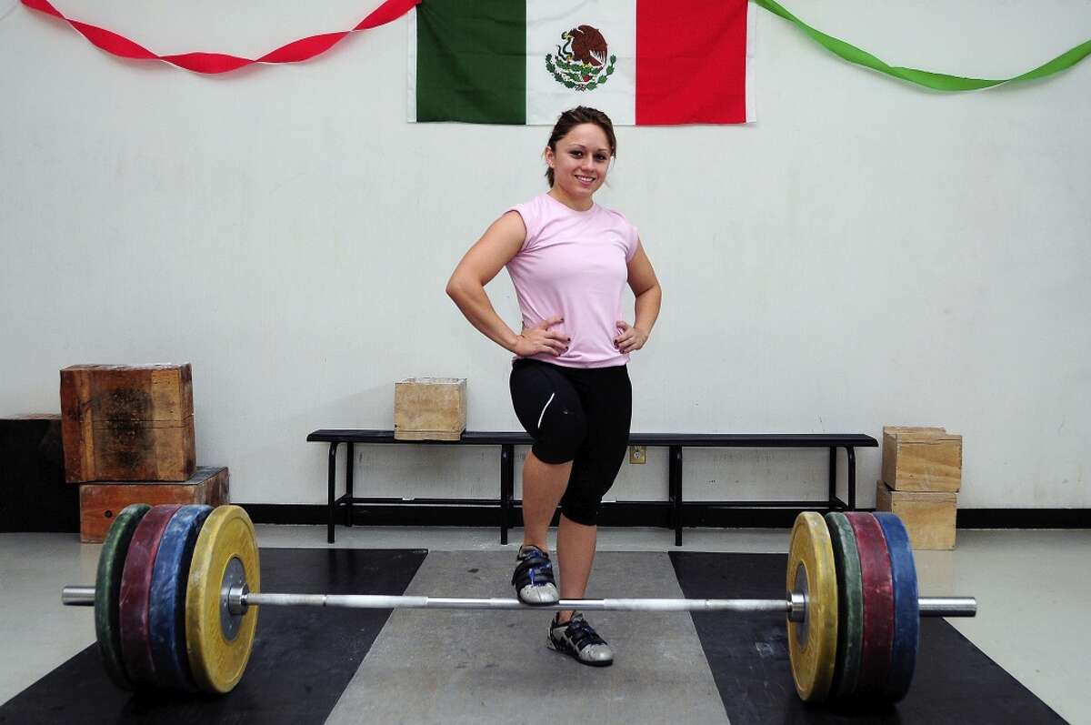 Mexico S Female Weightlifters