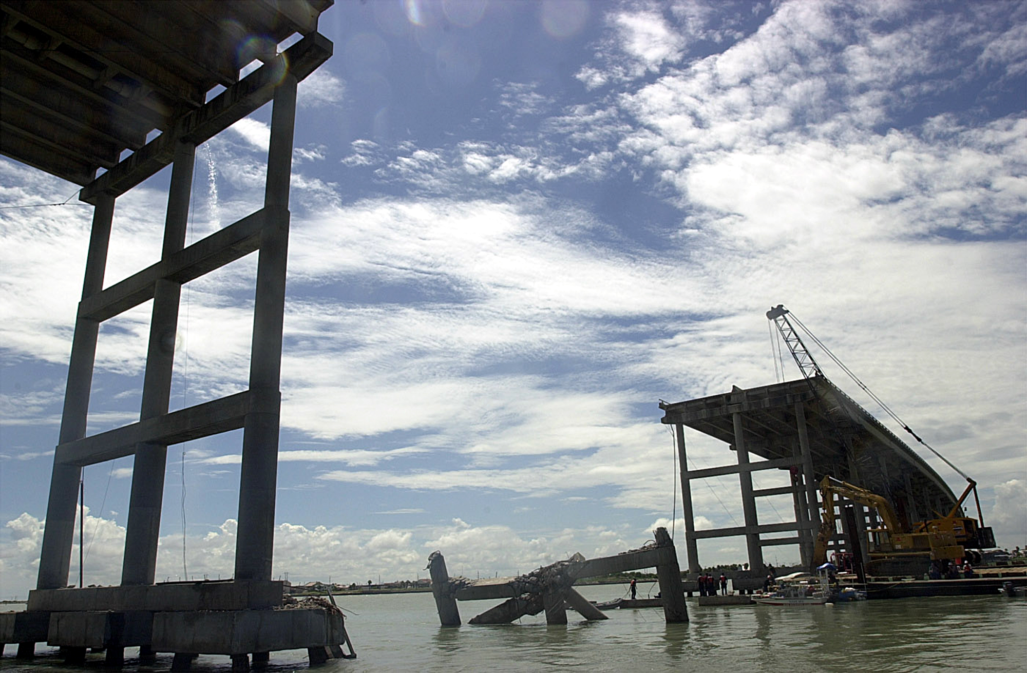 A Look Back At South Padre Island S Queen Isabella Collapse In 2001