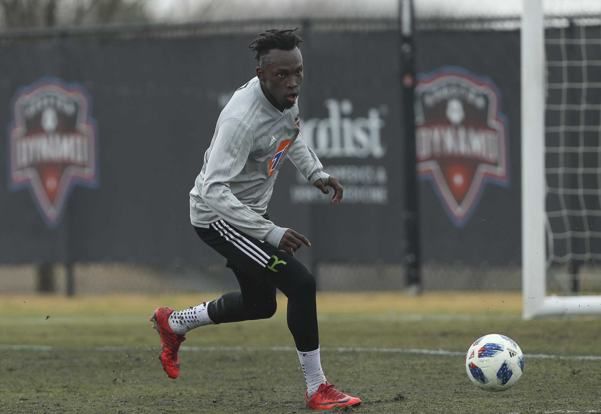 Alberth Elis stands ready to prove he's worth Dynamo's big investment