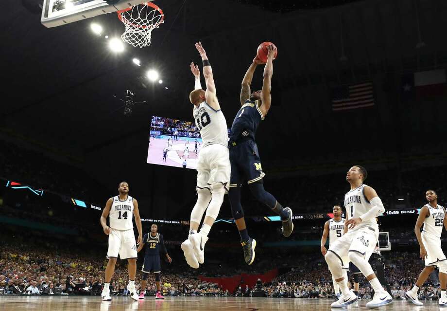 san antonio, tx - april 02: donte divincenzo #10 of the