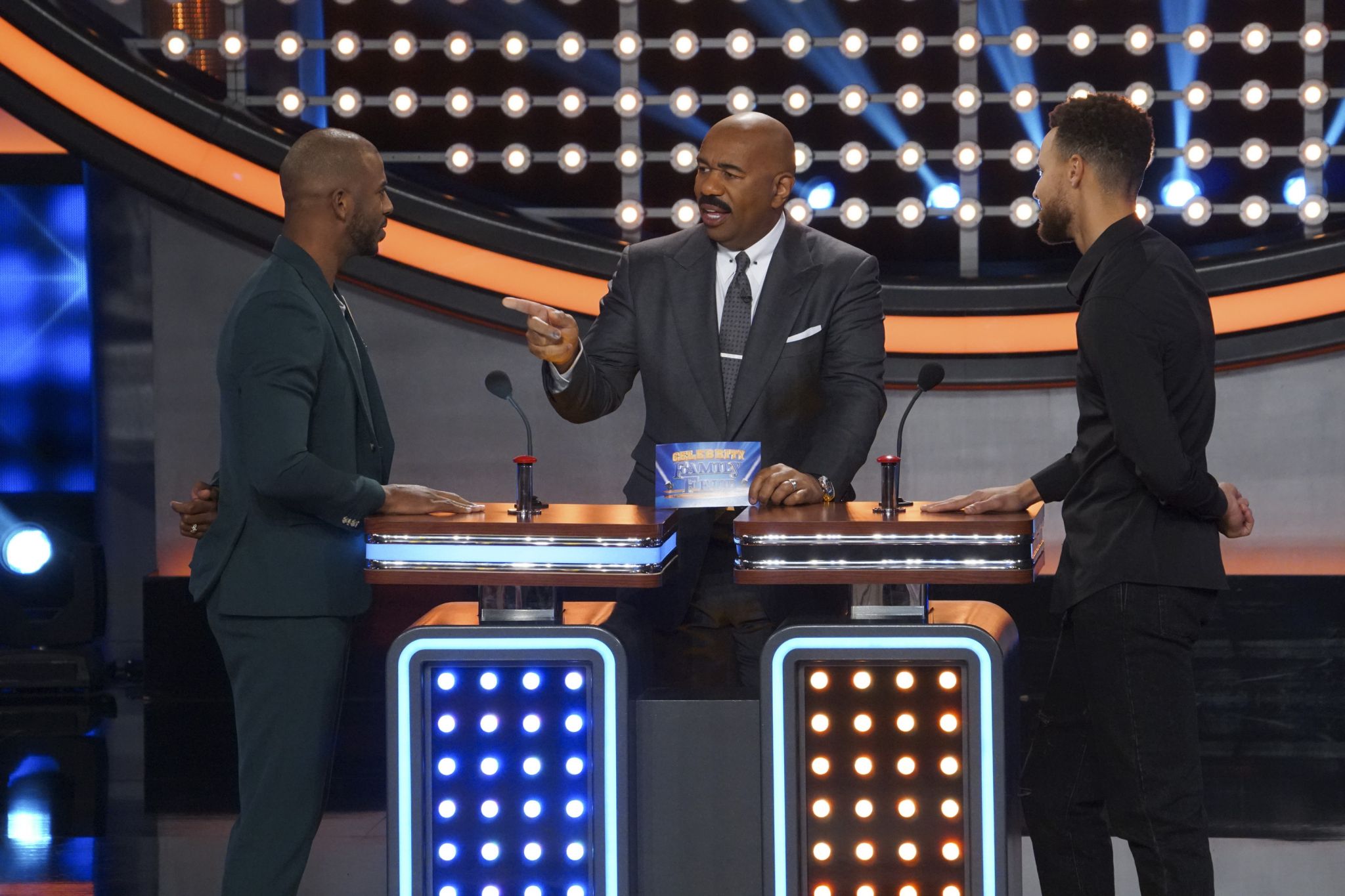 Ayesha Curry crushes it on celeb 'Family Feud' episode with Stephen Curry