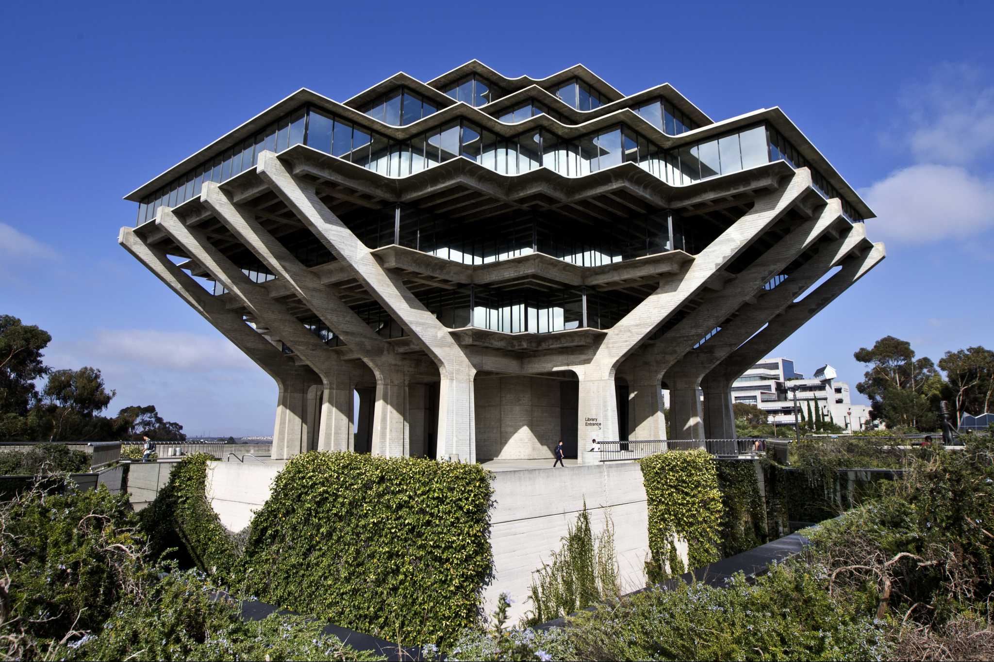 uc-san-diego-acceptance-rate-who-gets-in-and-who-enrolls