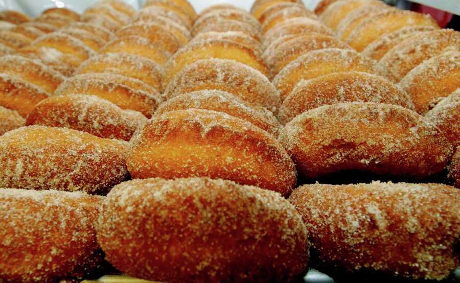 Rows of cider doughnuts.