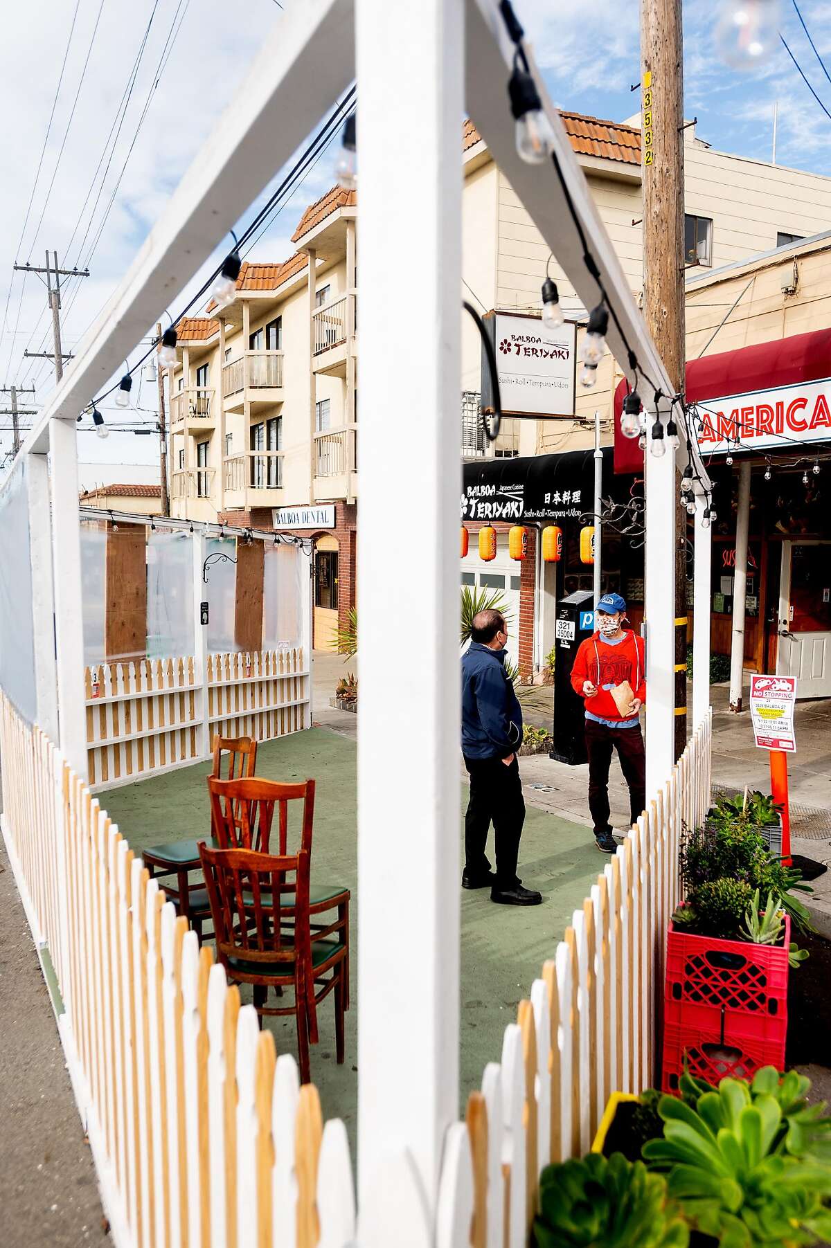 bay area outdoor on San Francisco S Parklets Photos Show Some Of The Coolest Outdoor Dining Setups Of The Pandemic