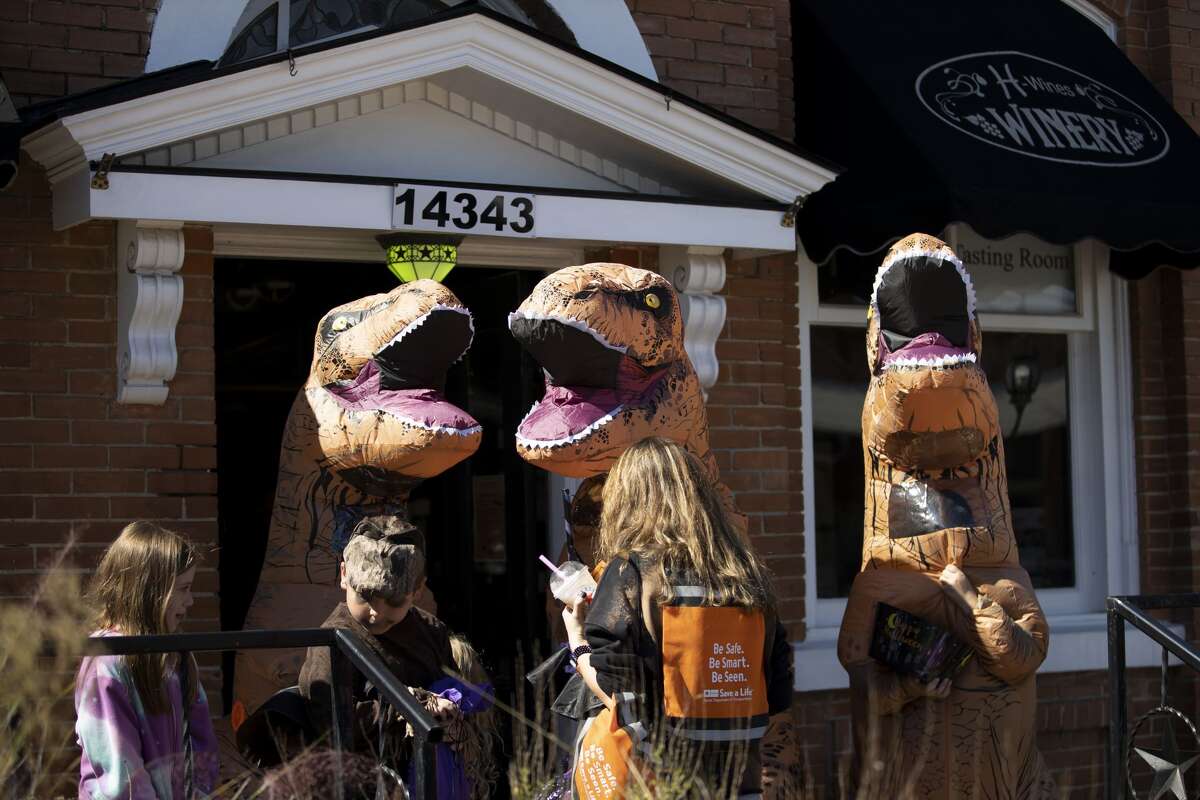 Where are Houston's best places to trick or treat?