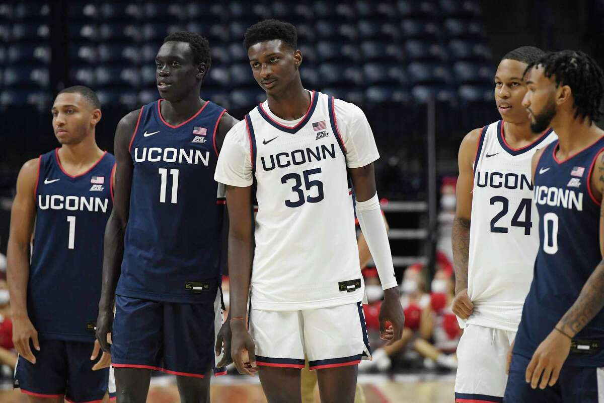 UConn mens basketball roster 2021-21