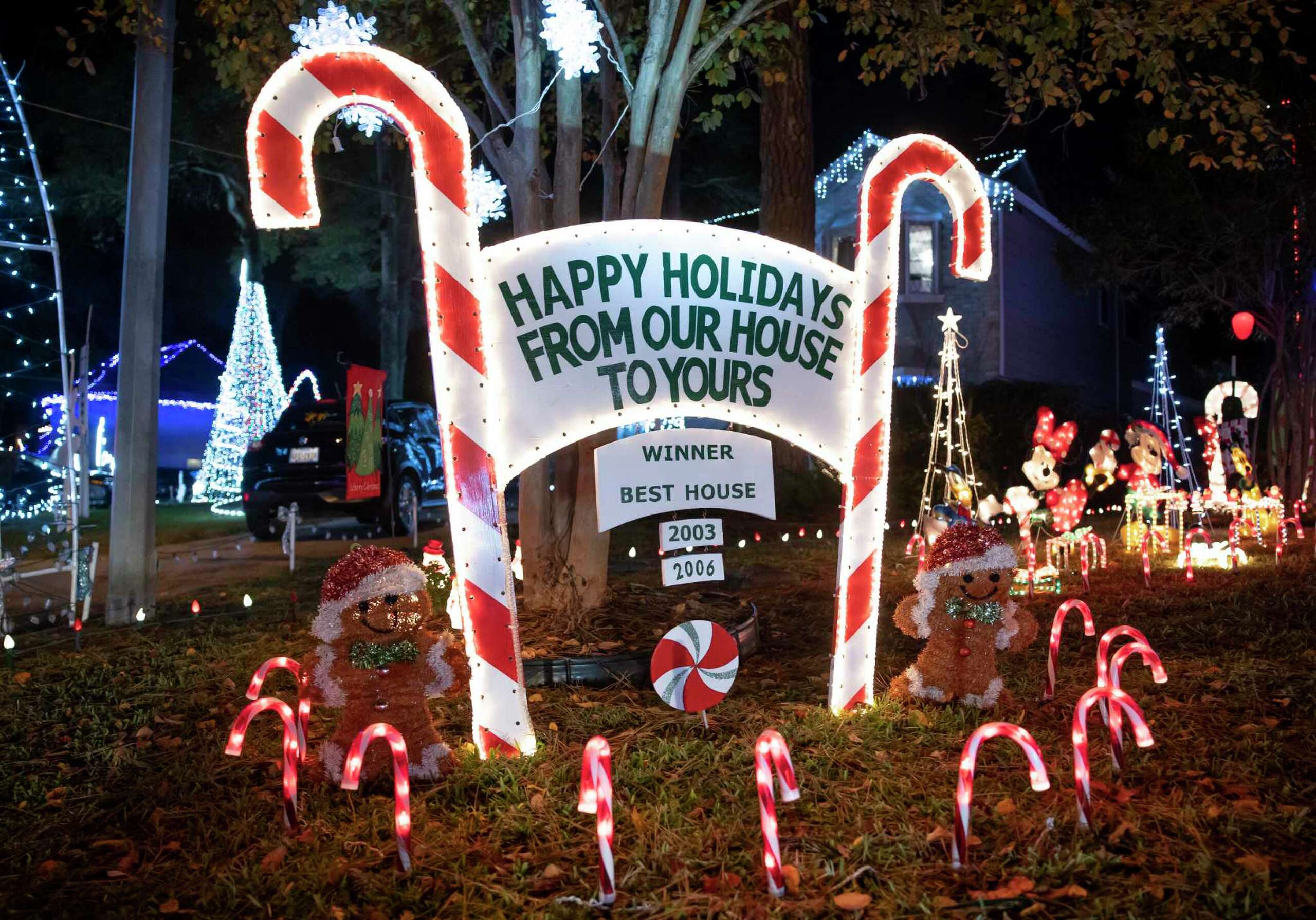 Houston's best neighborhoods to see Christmas lights
