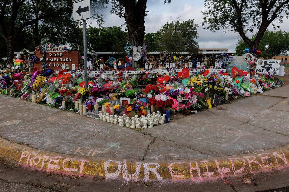 Uvalde shooting memorial photos: Inside the mourning Texas town