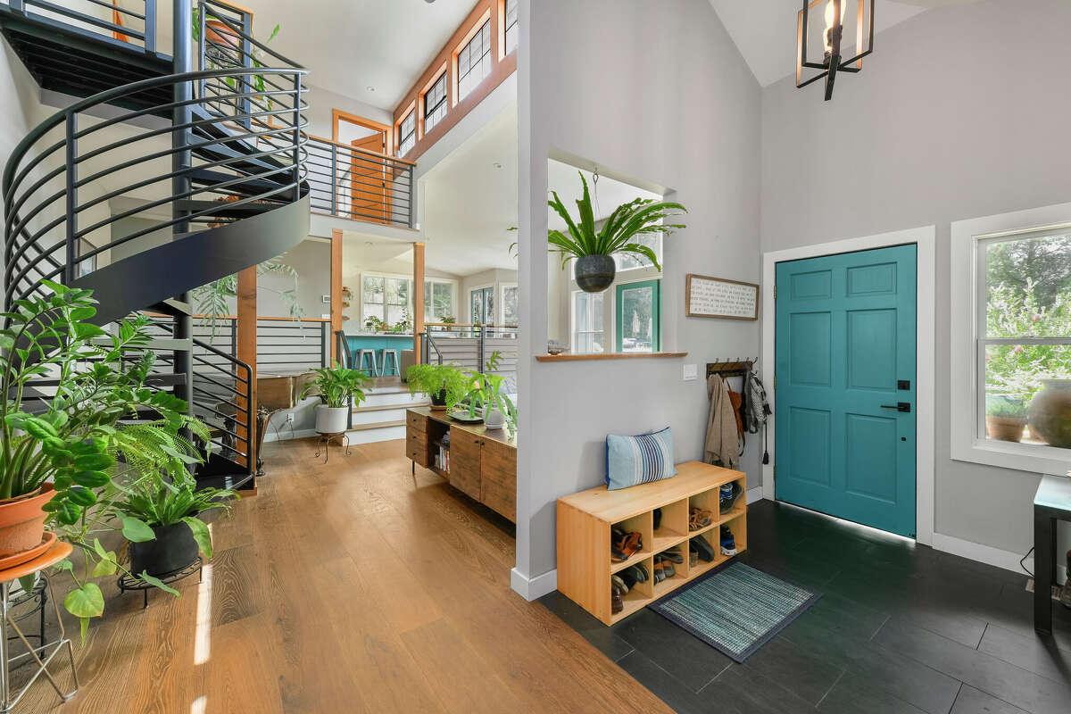 Bidding on Sebastopol home shows frenzied state of the real estate market