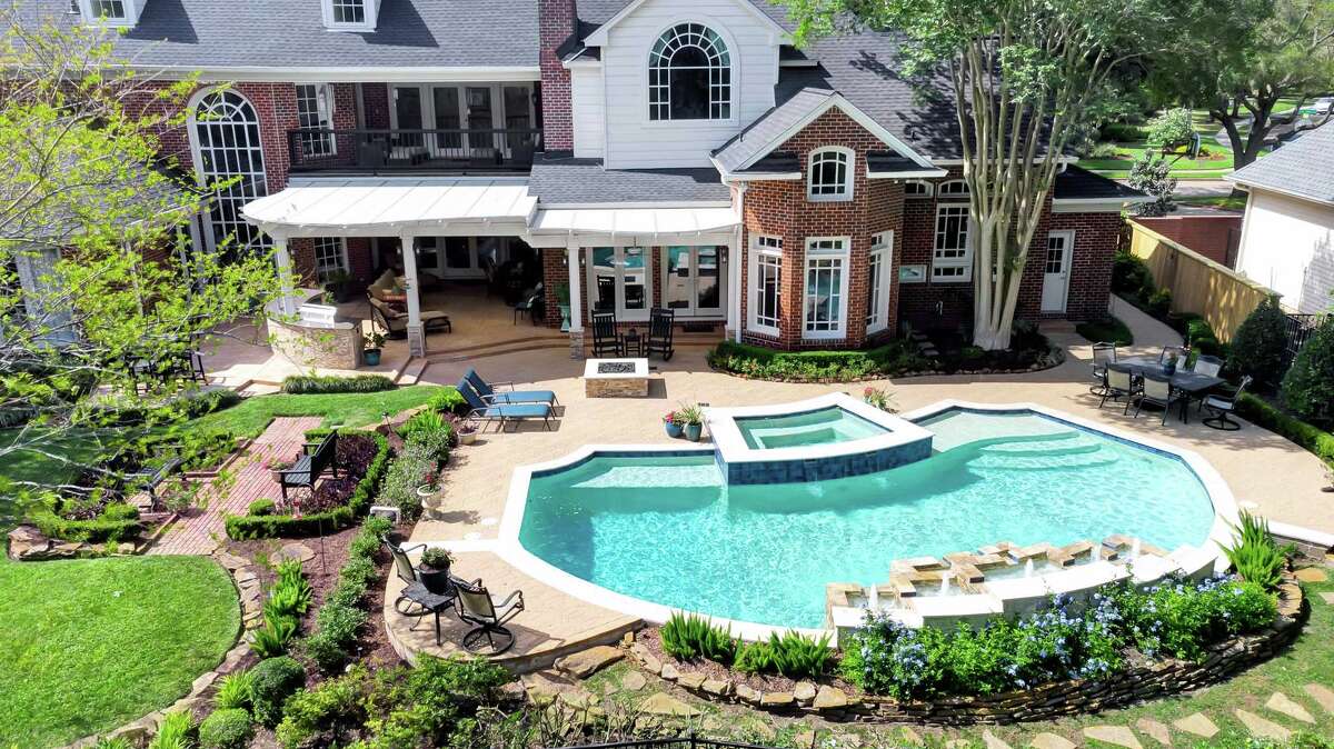 Houston real estate Can you guess the cost of this 6,000squarefoot