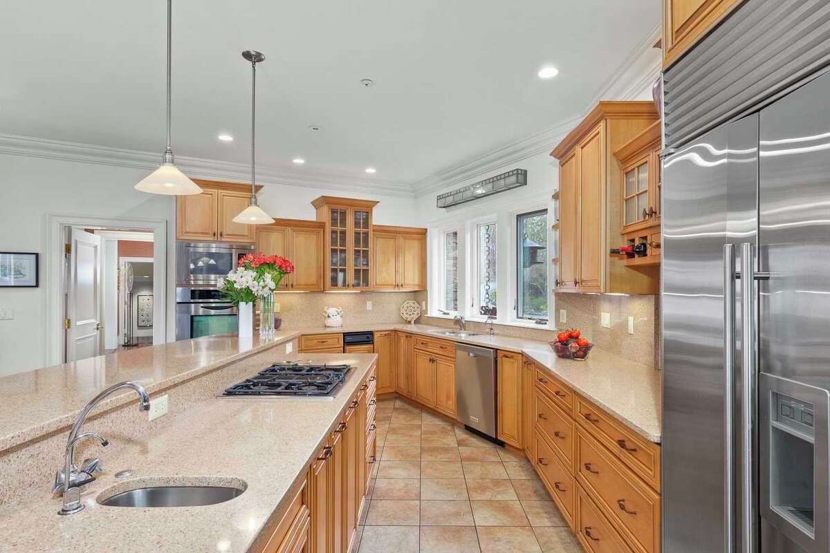 How much does this modern, exclusive Rhinebeck estate cost?