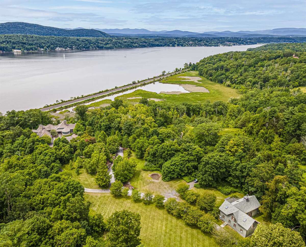 How much does this modern, exclusive Rhinebeck estate cost?