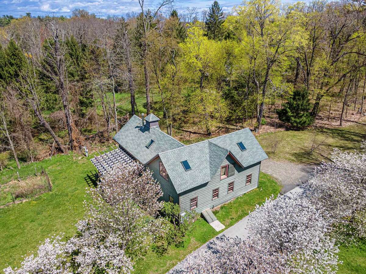 How much does this modern, exclusive Rhinebeck estate cost?