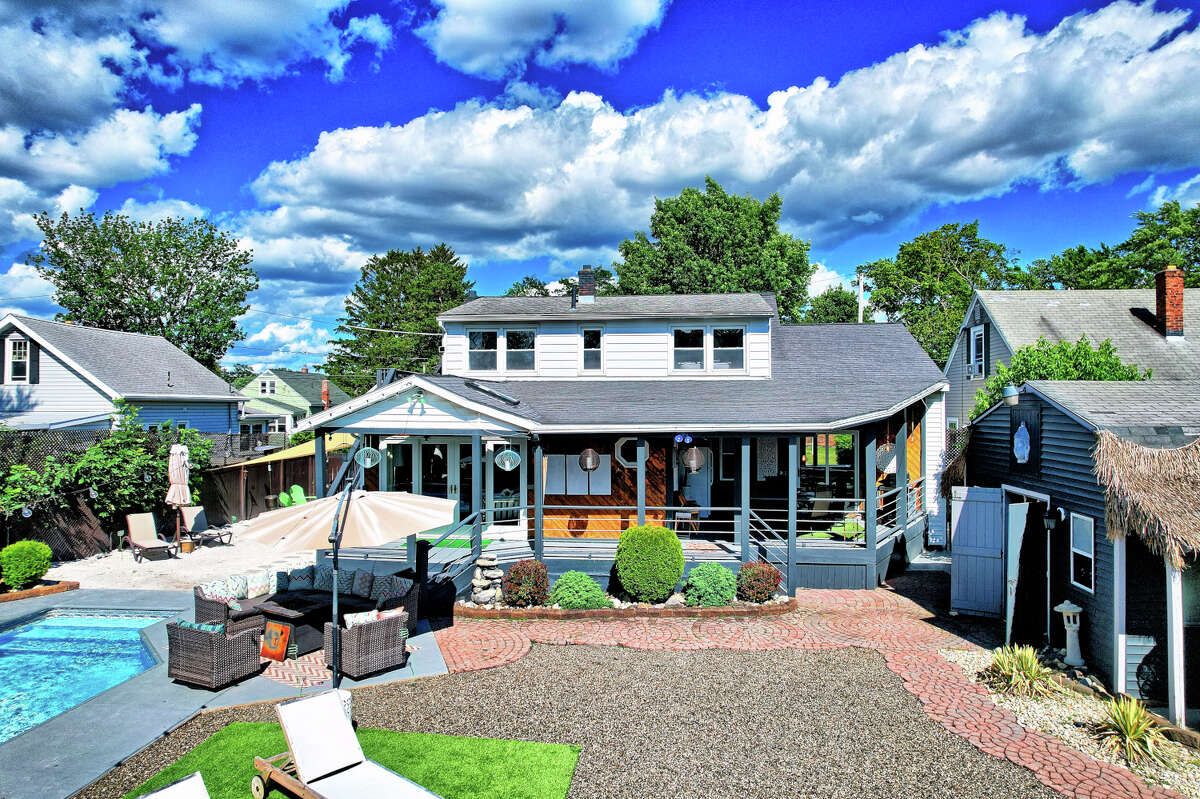 How much does this Rotterdam home, with pool house, cost?