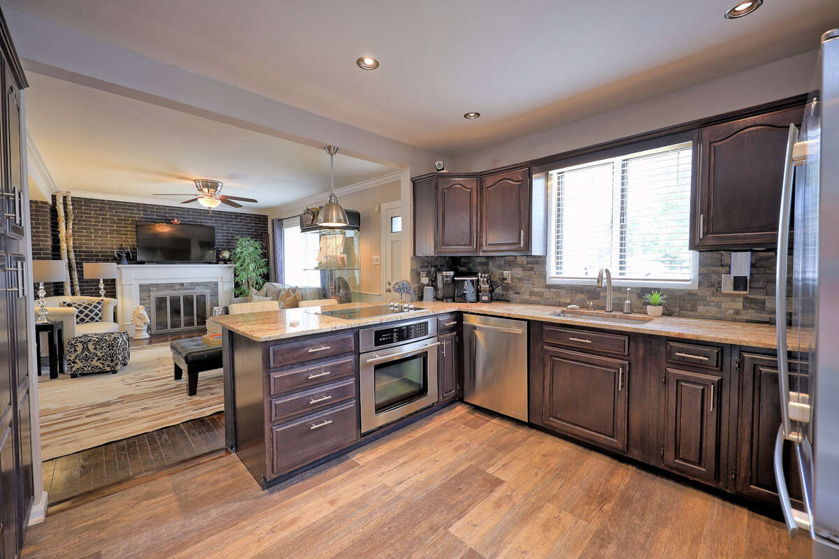 How much does this Rotterdam home, with pool house, cost?