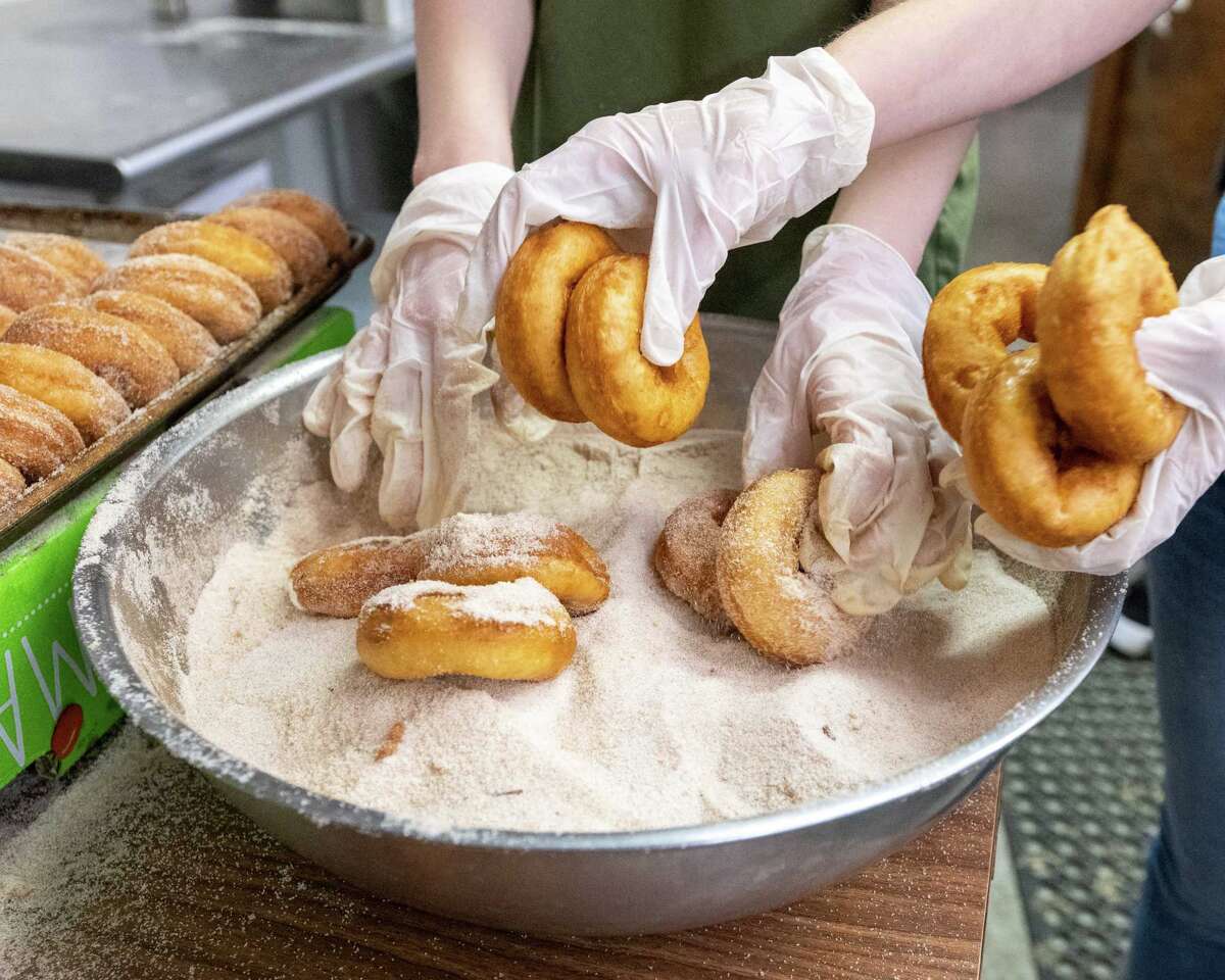 The ultimate guide to apple cider doughnuts in New York