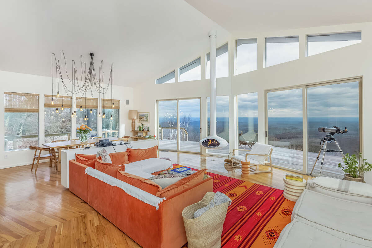 Guess the price on this exclusive Woodstock estate