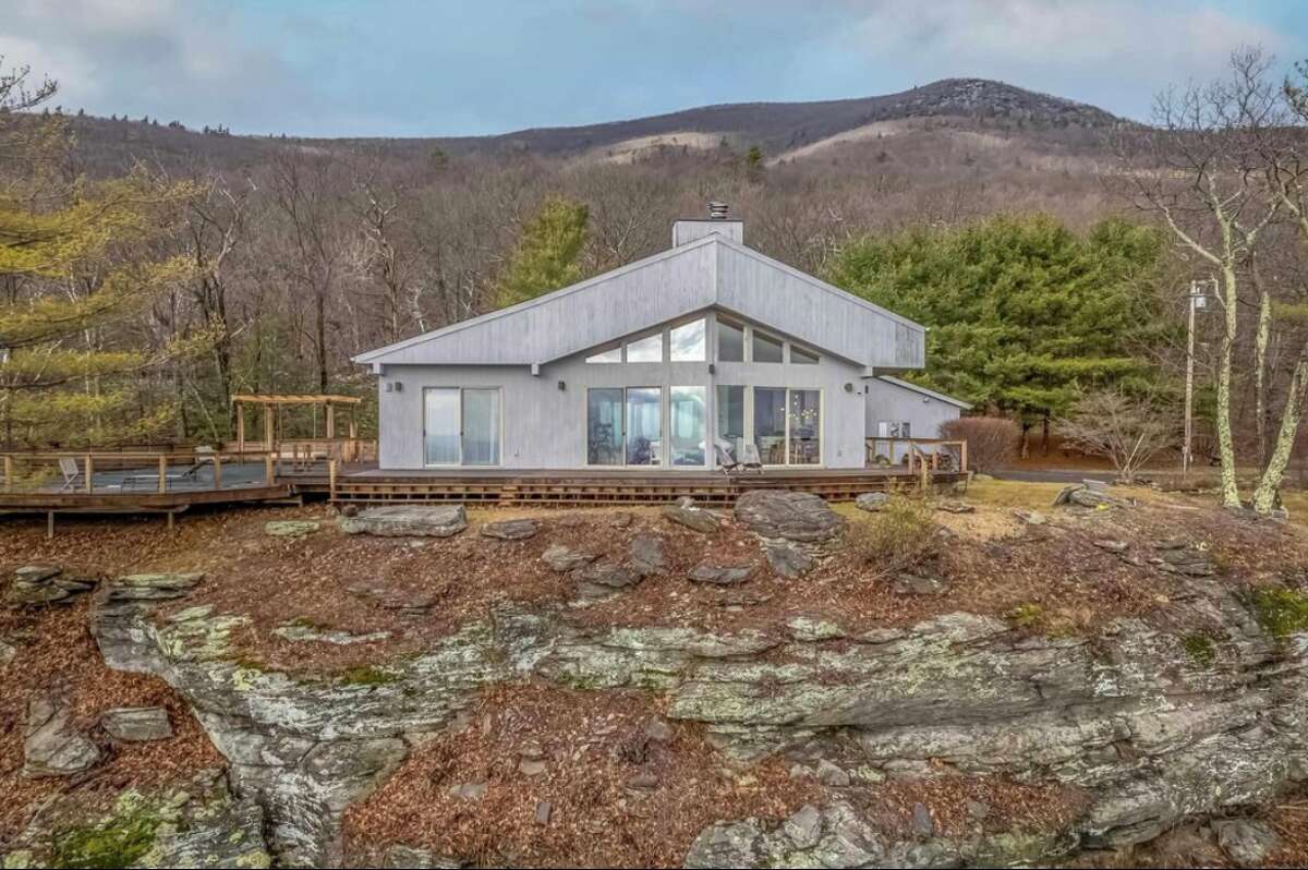 Guess the price on this exclusive Woodstock estate