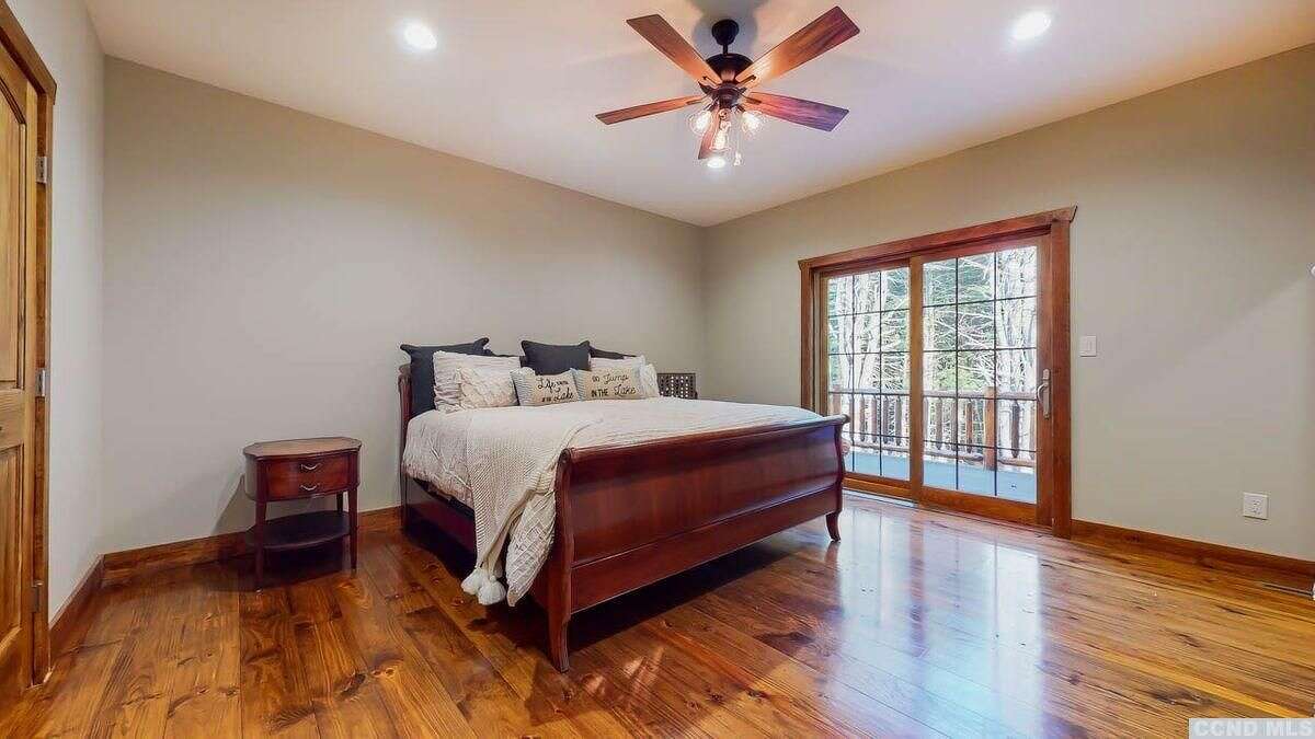 Can you guess the price of this lakeside jewel?