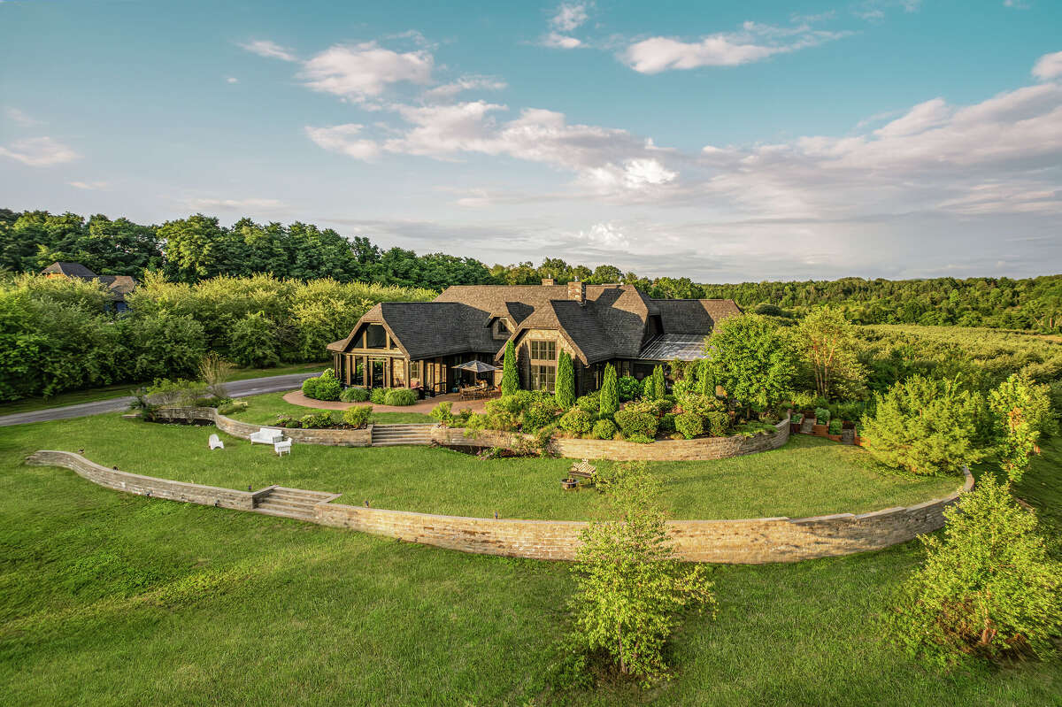 Guess the price of an artist retreat in Hudson