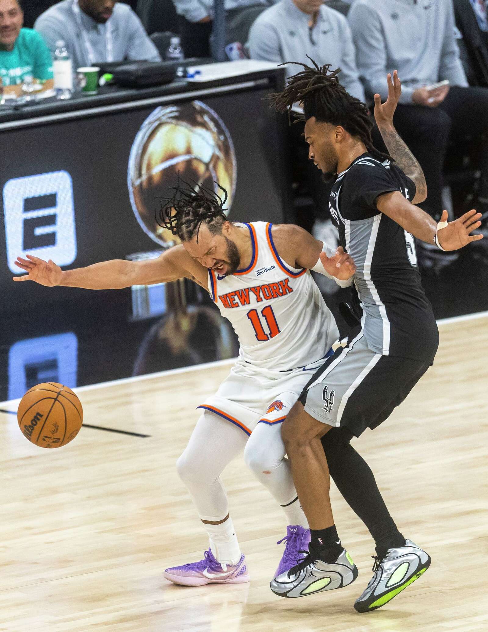 New York Knicks guard Jalen Brunson loses the ball guarded by San Antonio Spurs guard Stephon Castle during Game 1 of the NBA Finals. (Andrew J. Whitaker/San Antonio Express-News)