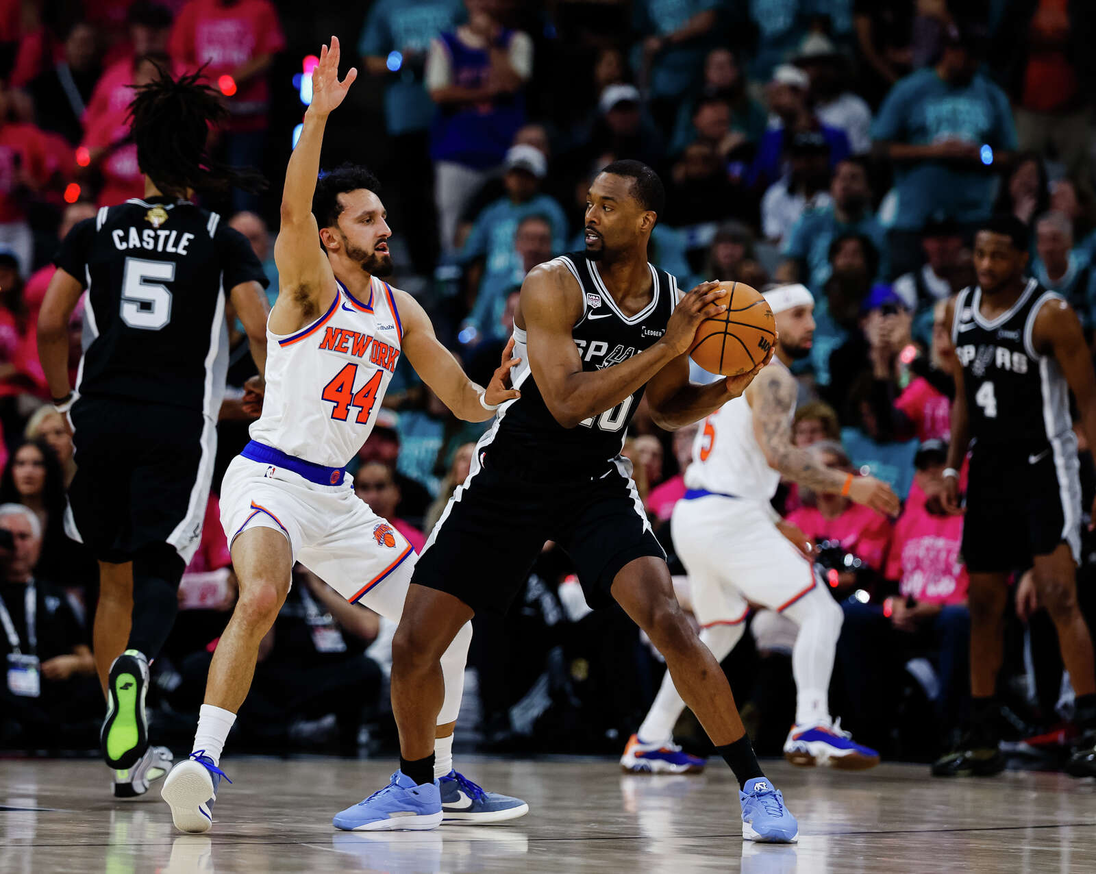 Spurs forward Harrison Barnes looks to make a pass during Game 1 of the NBA Finals against the New York Knicks. (Sam Owens/San Antonio Express-News)