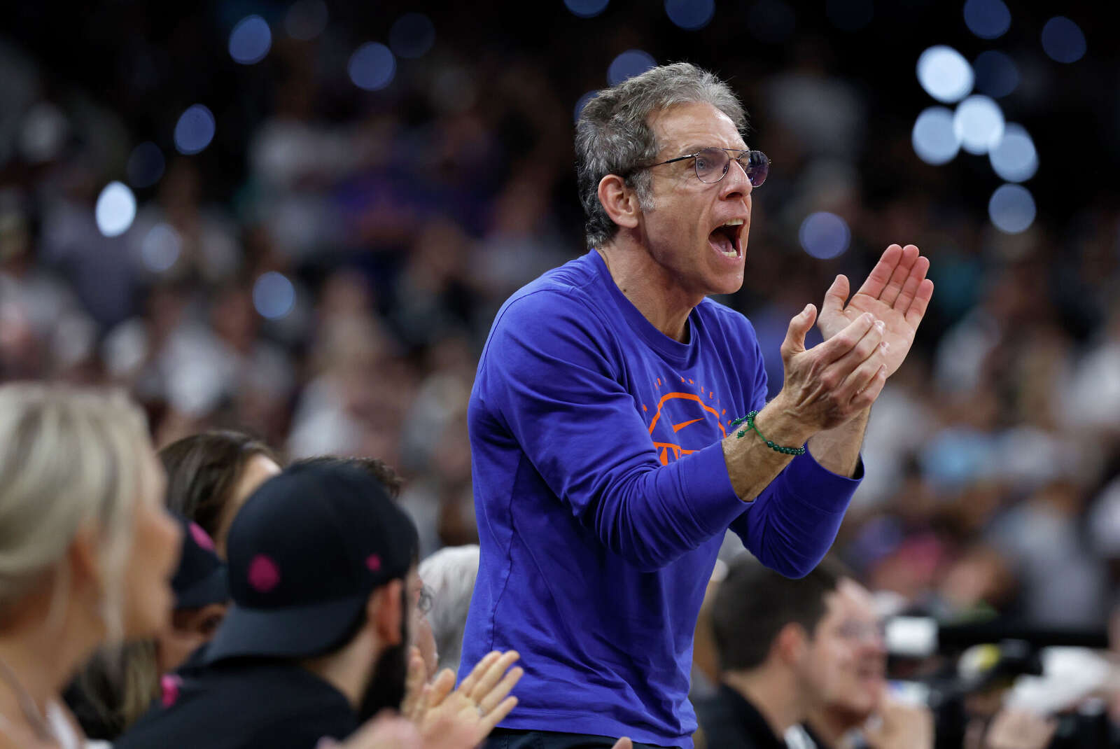Ben Stiller cheers on the New York Knicks during the third quarter.